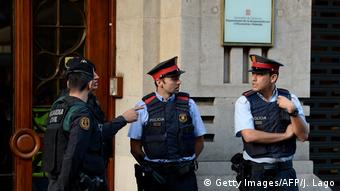 Ρόλο-κλείδι έχουν στο δημοψήφισμα οι ισπανικές και καταλανικές αστυνομικές αρχές.