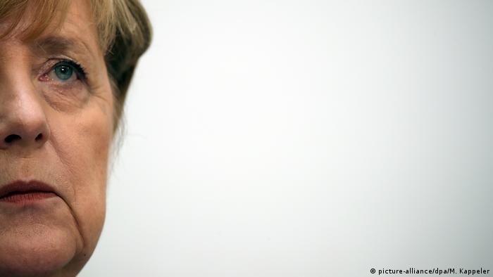 Deutschland Bundestagswahl Merkel PK (picture-alliance/dpa/M. Kappeler)