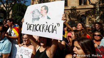 Η τοπική καταλανική κυβέρνηση διενεργεί αύριο το δημοψήφισμα κόντρα στην απαγόρευση που έχει επιβληθεί
