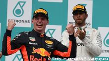 F1 Grand Prix of Malaysia Siegerehrung Verstappen (L), Hamilton