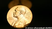 Eine Medaille mit dem Konterfei von Alfred Nobel