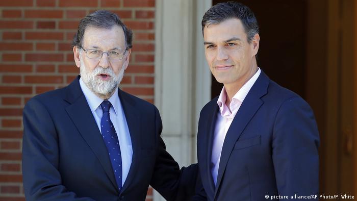 Spanien Rajoy und Sanchez (picture alliance/AP Photo/P. White)