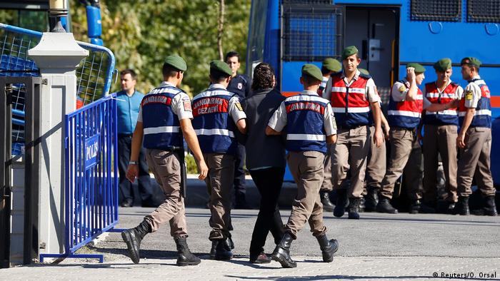 Türkei Nach Putschversuch lebenslange Haft für Soldaten (Reuters/O. Orsal)
