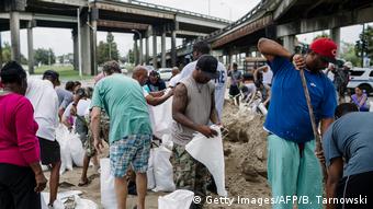 USA Menschen bereiten sich auf Hurrikan «Nate» vor (Getty Images/AFP/B. Tarnowski)