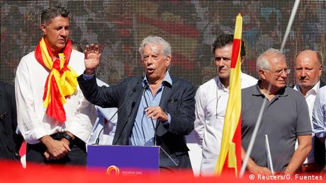 Spanien Mario Vargas Llosa - 'Für die Einheit'-Kundgebung in Barcelona (Reuters/G. Fuentes)
