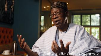 Nigeria's information minister Lai Mohammed (picture-alliance/dpa/K. Wigglesworth)