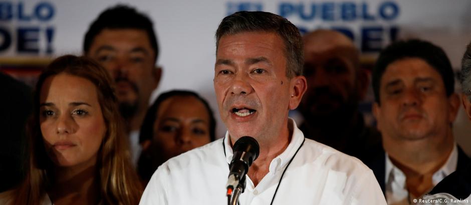 Gerardo Blyde, chefe de campanha da coalizão de oposição, diz que aliança não reconhece resultados das eleições de domingo