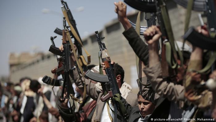 Jemen Rebellen Kämpfer (picture-alliance/AP Photo/H. Mohammed)