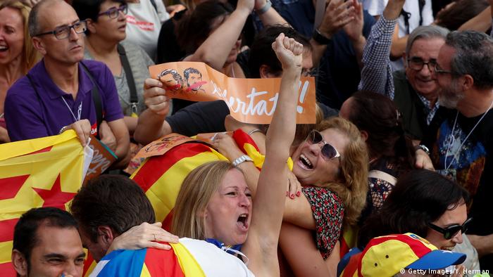 Spanien Barcelona - Befürwörter der Unabhängigkeit vor Katalanischem Regionalparlament