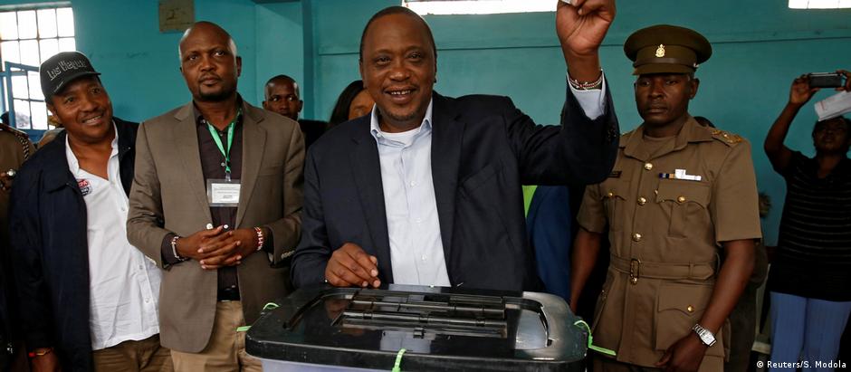 Uhuru Kenyatta já havia sido o vencedor do pleito anterior, que foi anulado pela Justiça