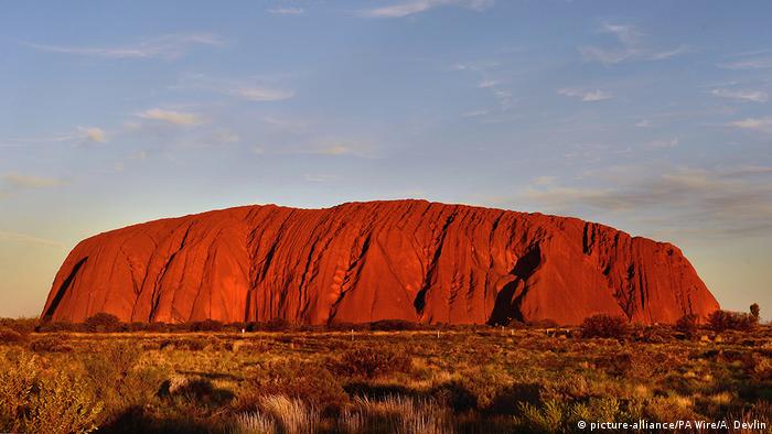 Australien Ayers Rock Uluru (picture-alliance/PA Wire/A. Devlin)