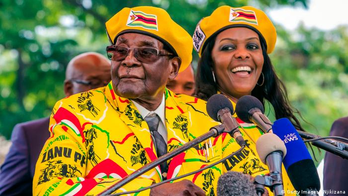 Robert Mugabe und Grace Mugabe (Getty Images/J.Njikizana)