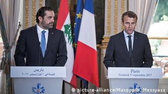 Frankreich Emmanuel Macron & Saad Hariri in Paris (picture-alliance/Maxppp/N. Messyasz)
