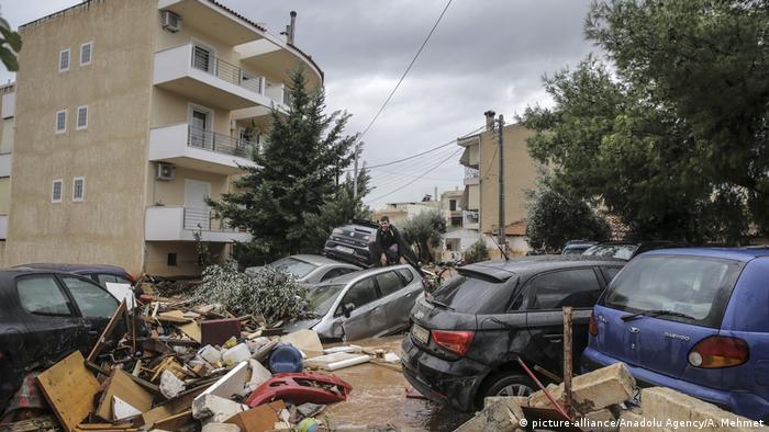 Griechenland Überschwemmungen bei Athen (picture-alliance/Anadolu Agency/A. Mehmet)
