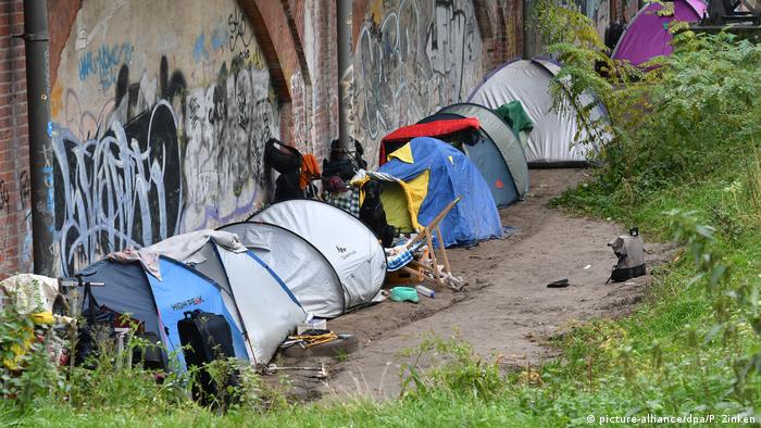 EU-Wohnunglose - Obdachlose im Tiergarten in Berlin (picture-alliance/dpa/P. Zinken)