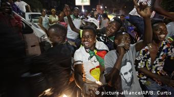 Simbabwe Jubel und Feier nach Mugabe Rücktritt