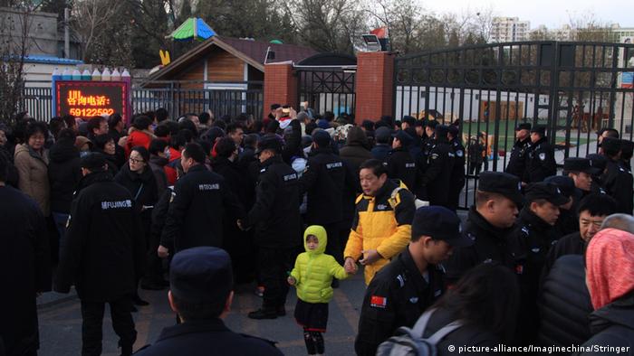 China Peking Vorwurf der Kindesmisshandlung im Kindergarten (picture-alliance/Imaginechina/Stringer)