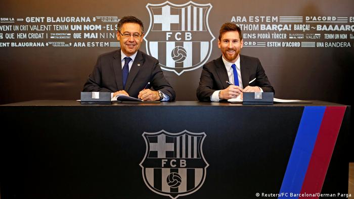 Fußball Vertragsunterzeichnung mit FC Barcelona Lionel Messi (Reuters/FC Barcelona/German Parga)