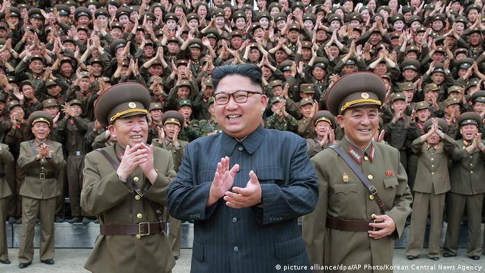 Nordkorea Kim Jong Un (picture alliance/dpa/AP Photo/Korean Central News Agency)