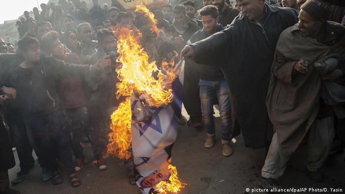 Indien Proteste gegen die Verlegung der US Botschaft nach Jerusalem in Kashmir (picture alliance/dpa/AP Photo/D. Yasin)