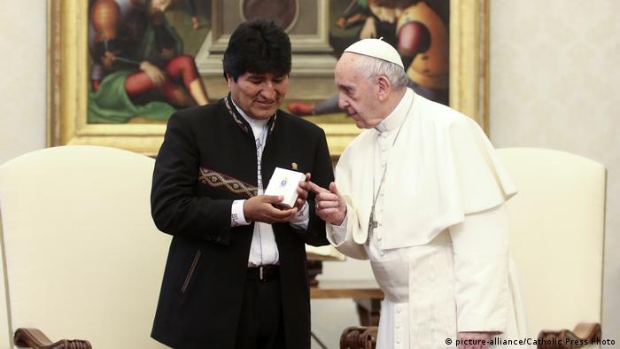 La visita a Francisco ha sido vista como una forma de buscar apoyo por parte de Evo Morales, ante los cuestionamientos políticos que enfrenta. 