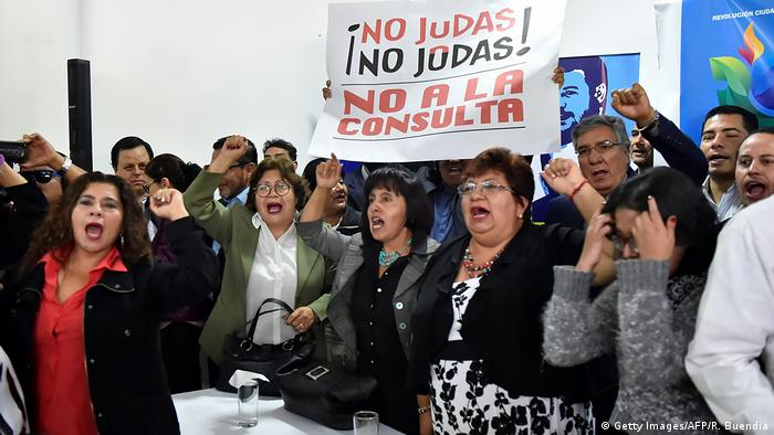 Correa y sus simpatizantes promueven el No en el próximo referéndum