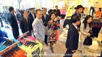 China C&A Modekette Eröffnung Filiale in Shanghai (picture-alliance/dpa/Imaginechina Shanghai Daily)
