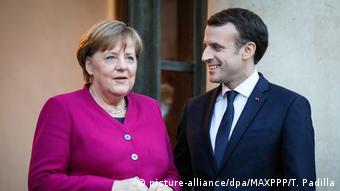 Frankreich Emmanuel Macron empfängt Bundeskanzlerin Angela Merkel in Paris (picture-alliance/dpa/MAXPPP/T. Padilla)