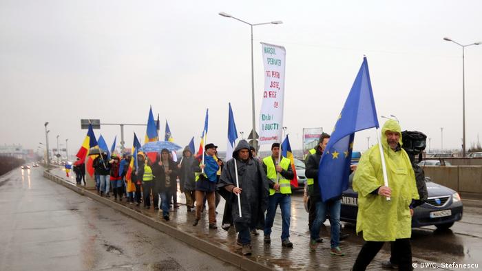 Rumänien Proteste in Bukarest (DW/C. Stefanescu)