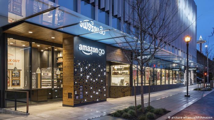 Seattle Eröffnung Amazon-Supermarkt ohne Kassen (picture-alliance/AP/Amazon)