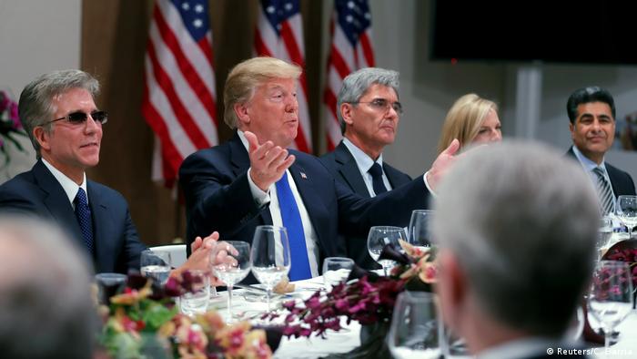 Weltwirtschaftsforum 2018 in Davos | Dinner CEO's & Donald Trump, Präsident USA (Reuters/C. Barria)