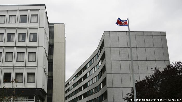 Deutschland nordkoreanische Botschaft in Berlin (pictur-alliance/AP Photo/M. Schreiber)