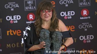 32. Goya Awards | 32. Goya Awards | Preisträgerin Isabel Coixet - Beste Regie (picture-alliance/AP Photo/F. Seco)
