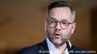 Deutschland Koalitionsverhandlungen von Union und SPD Michael Roth (picture-alliance/dpa/B. von Jutrczenka)