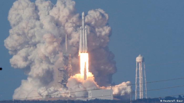 USA Rakete «Falcon Heavy» startet (Reuters/T. Baur)