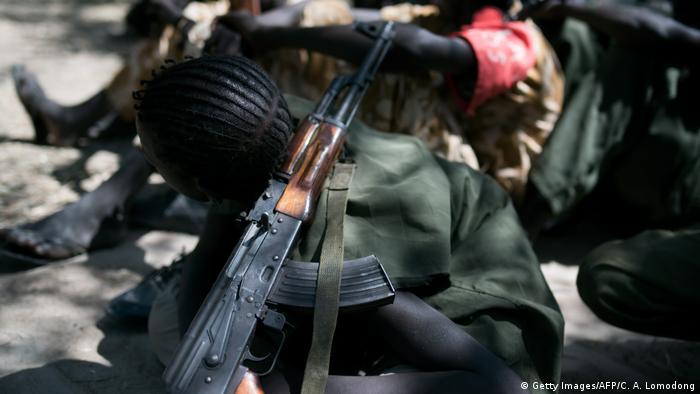 Südsudan - Kindersoldat (Getty Images/AFP/C. A. Lomodong)
