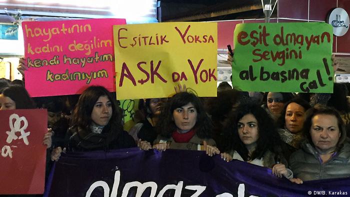 Türkei Demo in Istanbul anlässlich des Valentinstags (DW/B. Karakas)