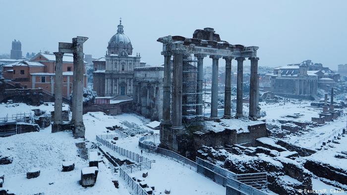 Italien Winter & Schnee in Rom | Forum Romanum (Reuters/R. Casilli)