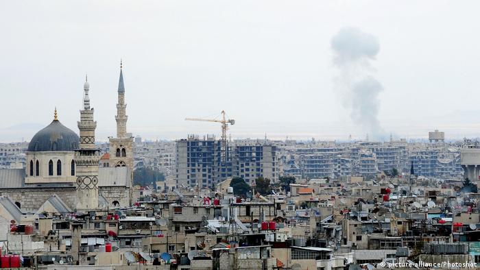 Syrien Luftangriffe auf Ost-Ghuta (picture-alliance/Photoshot)