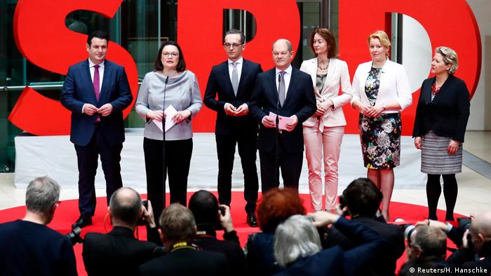 Andrea Nahles and Olaf Scholz unveil SPD ministers in Berlin (Reuters/H. Hanschke)