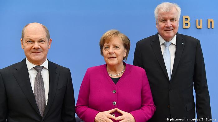 Deutschland Unterzeichnung Koalitionsvertrag Pk (picture-alliance/dpa/S. Stache)