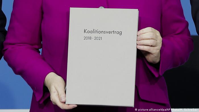 Deutschland Unterzeichnung Koalitionsvertrag (picture-alliance/dpa/AP Photo/M. Schreiber)