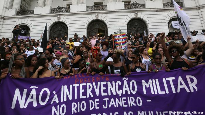 Brasilien Proteste Ermordung Kommunalpolitikerin Marielle Franco (Reuters/P. Olivares)