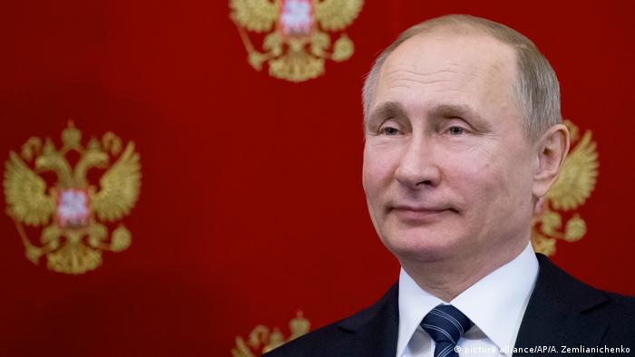 Russland Wahlen 2018 - Wahlsieg für Putin (picture alliance/AP/A. Zemlianichenko)