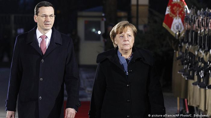 Polen Bundeskanzlerin Angela Merkel & Mateusz Morawiecki, Ministerpräsident (picture-alliance/AP Photo/C. Sokolowski)