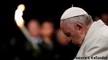 Vatikan Karfreitag - Papst betet Kreuzweg