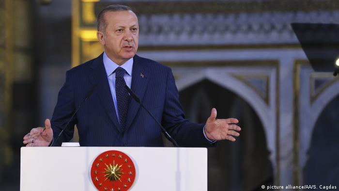 Türkei Erdogan in Hagia Sophia (picture alliance/AA/S. Cagdas)