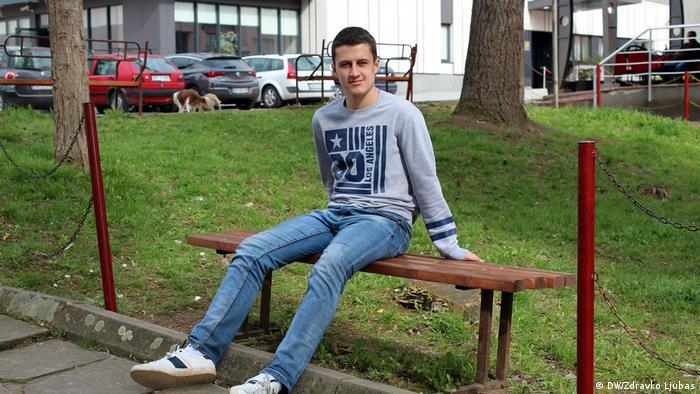 Bosnien und Herzegowina autistischer Junge von Gymnasium gewiesen (DW/Zdravko Ljubas)