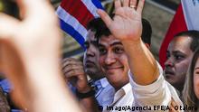 Costa Rica Mitte-Links Kandidat Carlos Alvarado liegt vorne