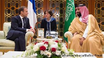 French President Emmanuel Macron meeting Mohammed bin Salman in November 2017 (picture alliance/abaca/Balkis Press)
